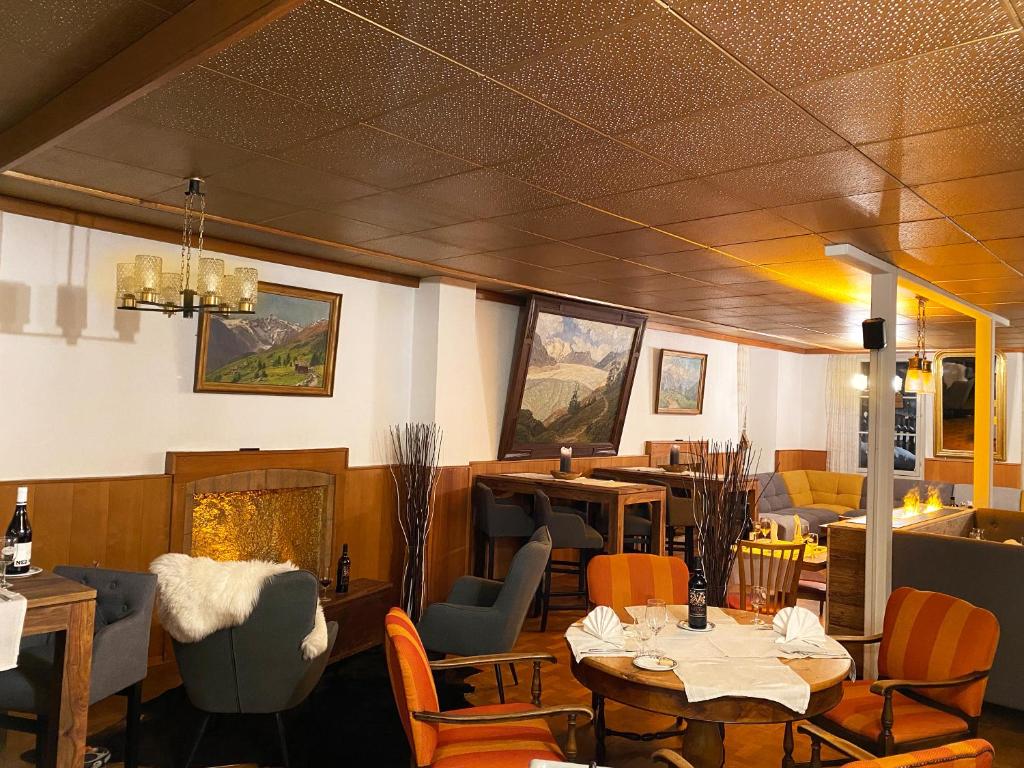 Restaurace v ubytování DU GLACIER Boutique & Traditions Hotel