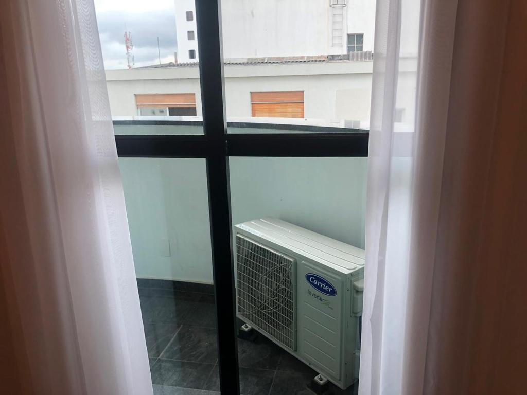  Lindo Flat à quinze metros da Oscar Freire - São Paulo