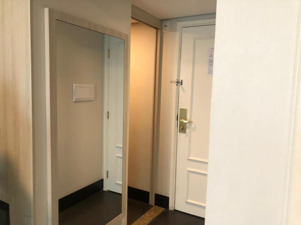  Lindo Flat à quinze metros da Oscar Freire - São Paulo