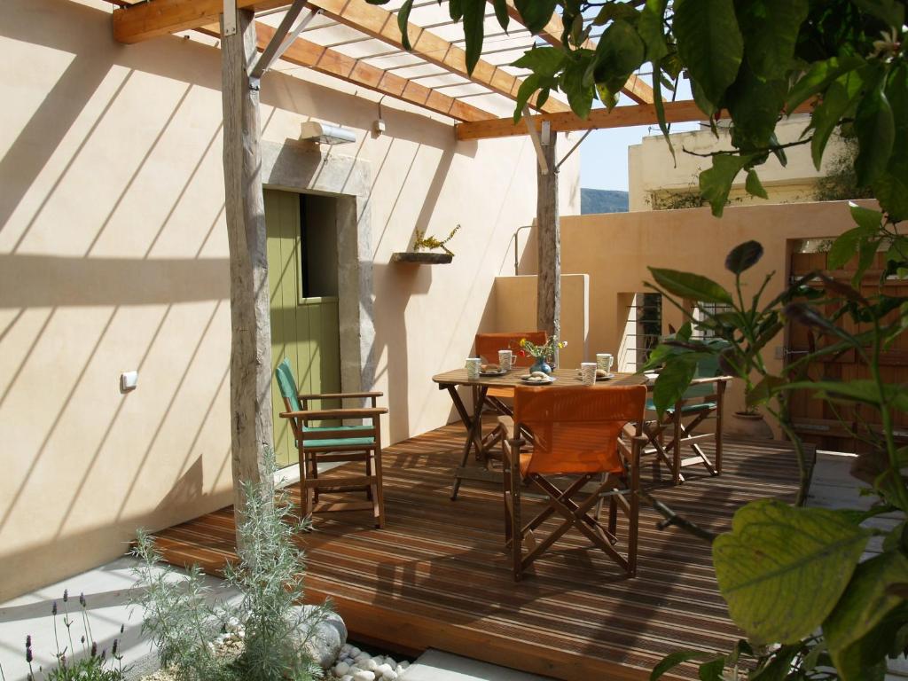 Balkón nebo terasa v ubytování Agapi Holiday House