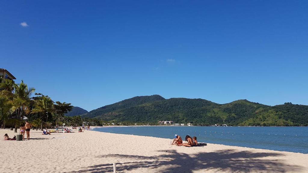  Apartamento pé na areia com vista do mar no Cond Costa Verde Tabatinga