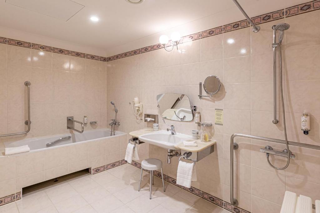Koupelna v ubytování Grandhotel Pupp