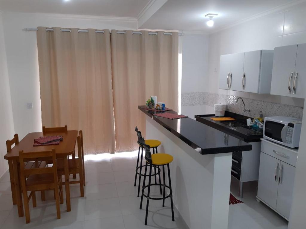  Apto com piscina no Itagua Ubatuba