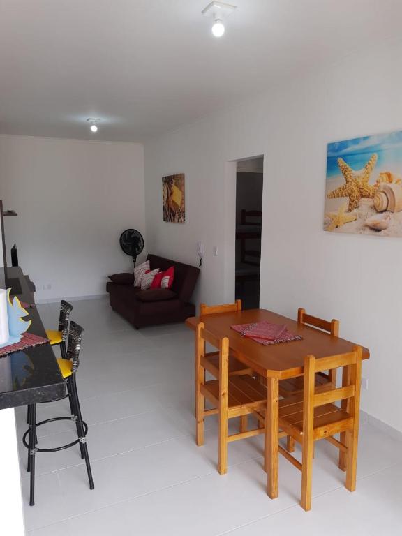  Apto com piscina no Itagua Ubatuba