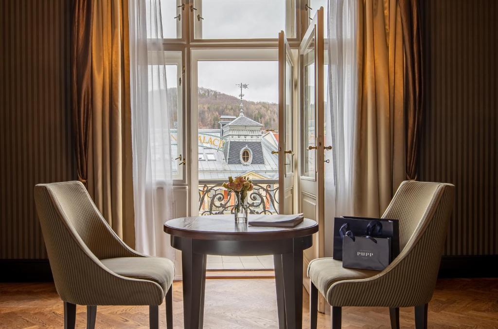 Posezení v ubytování Grandhotel Pupp