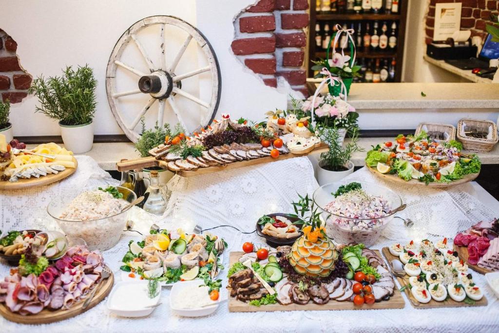 Dworek Zloty Róg Hotel i Restauracja - Resim 44