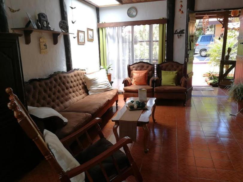 Posezení v ubytování Casa Irazú
