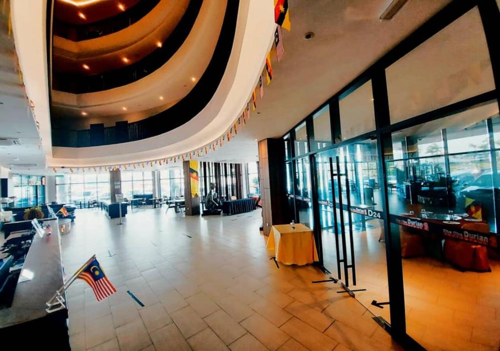 Vstupní hala nebo recepce v ubytování Roxy Hotel Serian