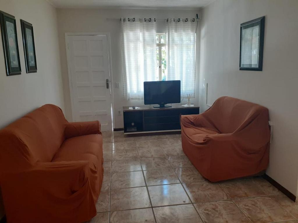  Casa com piscina próximo à Avenida das Cataratas
