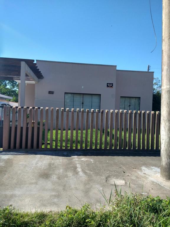  Casa de praia rústica para ficar bem de boa!