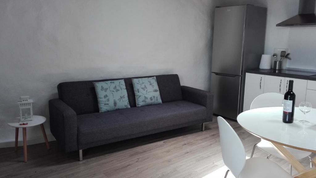 House to relax El Tanque - Twee Slaapkamers Huis
