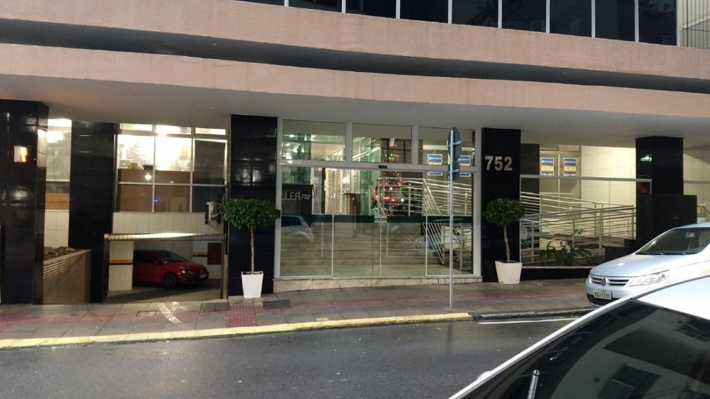  Apartamento dois quartos no centro com garag top!