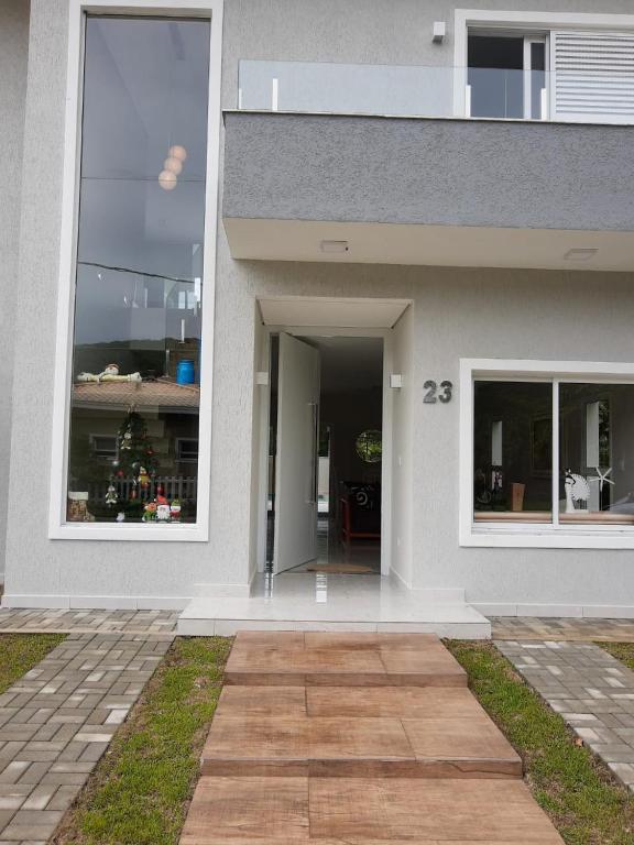  Casa Alto Padrão em Ubatuba em Condomínio