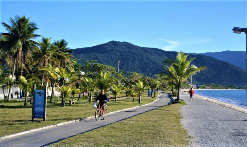  Flat duplex localização espetacular 2 quadras da praia