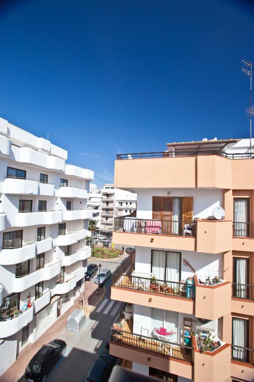 Apartamentos Bahia, Santa Eularia des Riu – Updated 2023 Prices