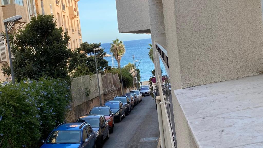 AZUR climatisé, wifi, ascenseur à 75 m de la plage - Studio