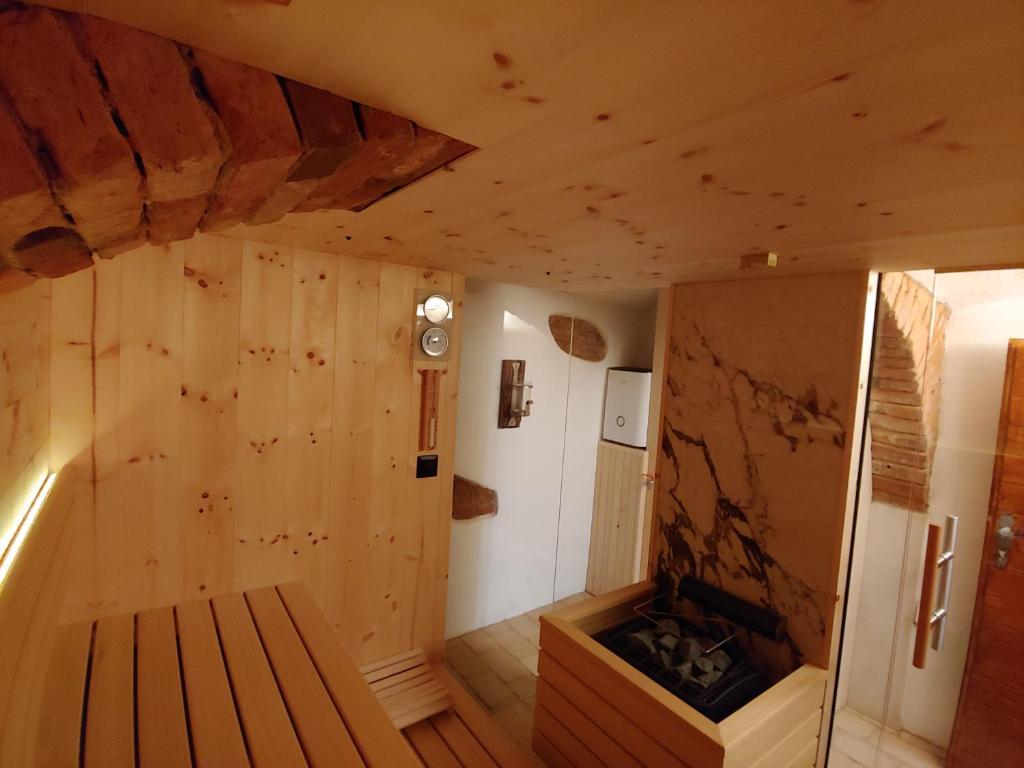 A kitchen or kitchenette at kleine Reblaus