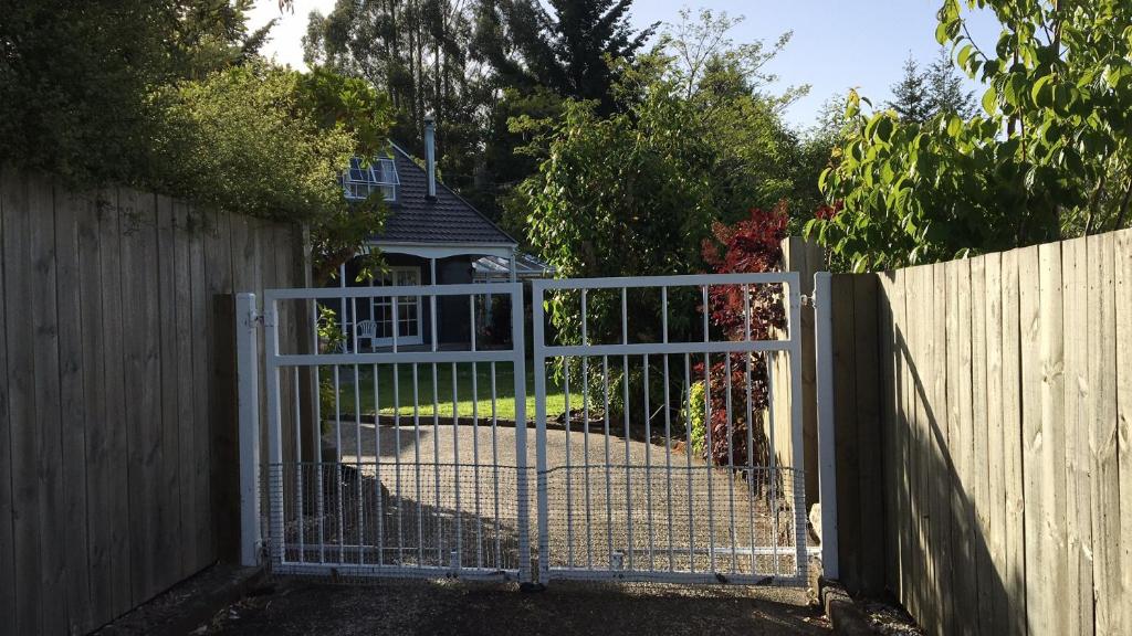 Amy's Forest City Villa - Resim 9