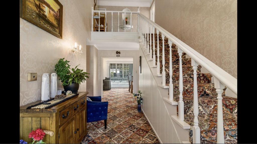 Amy's Forest City Villa - Resim 12