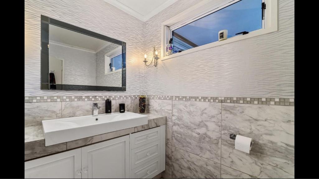 Amy's Forest City Villa - Resim 16