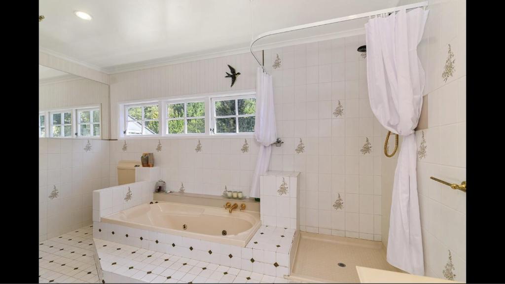 Amy's Forest City Villa - Resim 3