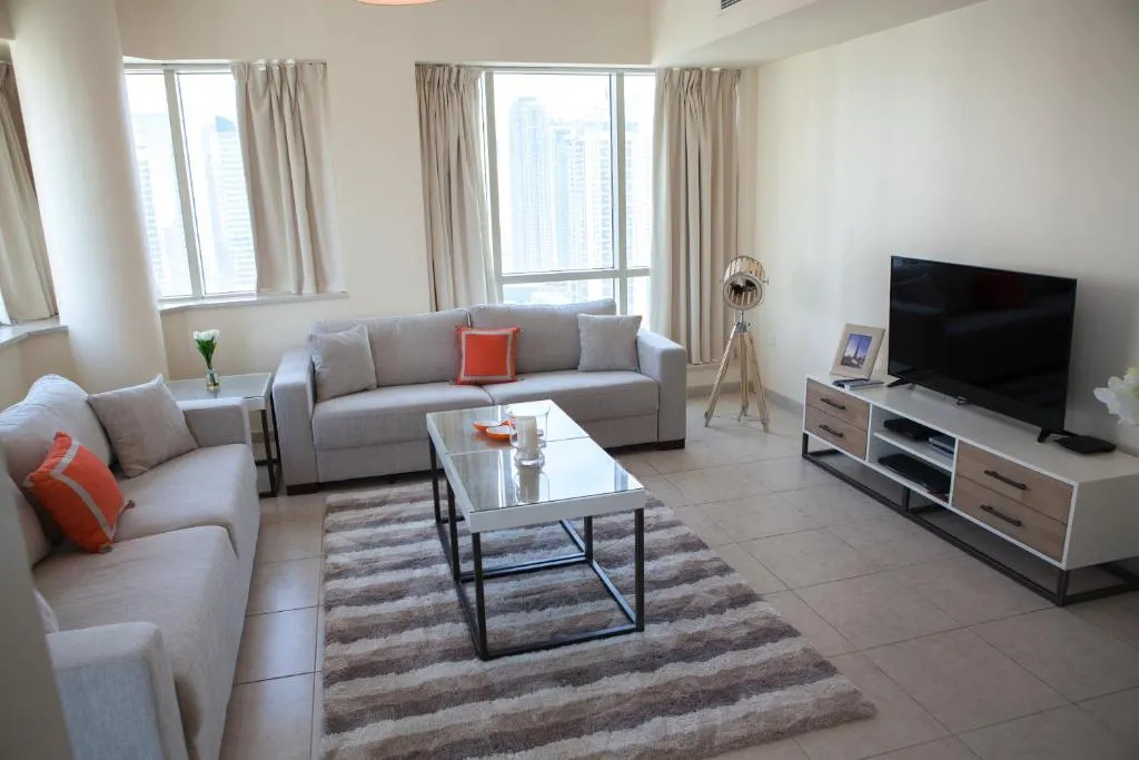 HiGuests Vacation Homes - Al Majara 2, Alantos, United Arab Emirates