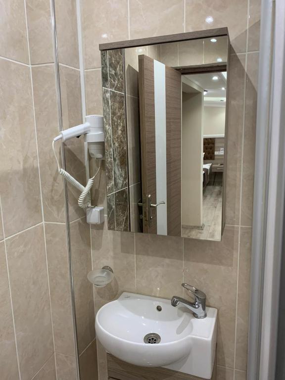 A bathroom at Luna Suites Taksim