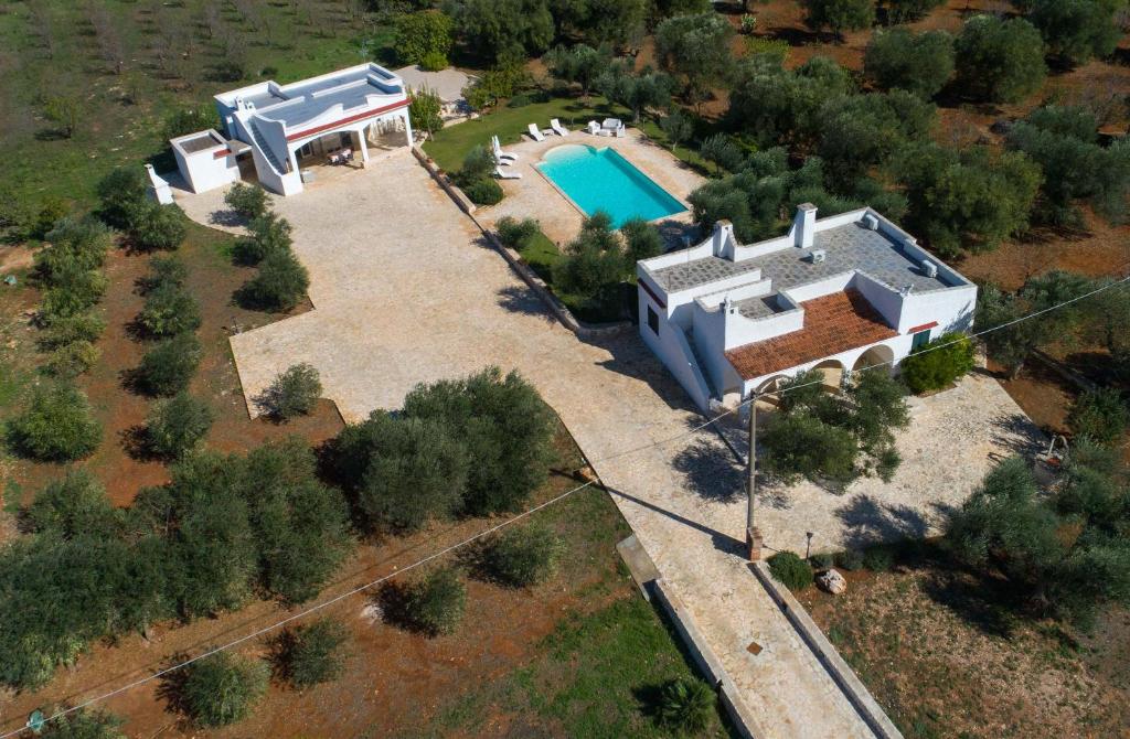 Bazén v ubytovaní Villa Sorrentino by Perle di Puglia alebo v jeho blízkosti