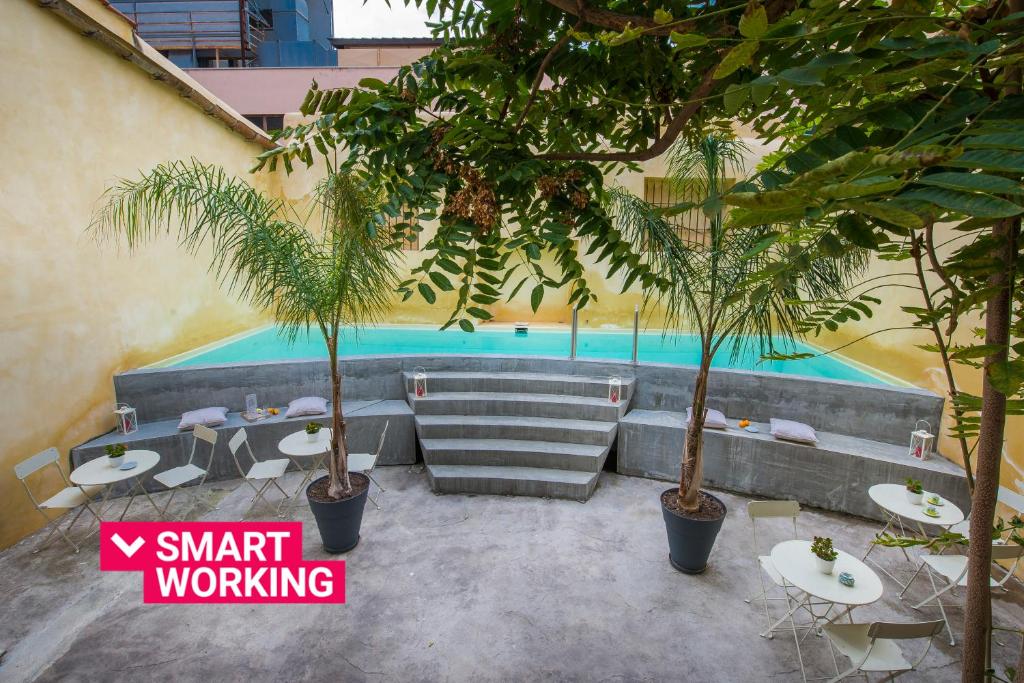 Swimming pool sa o malapit sa Casa d’arte Ugdulena con piscina e terrazza