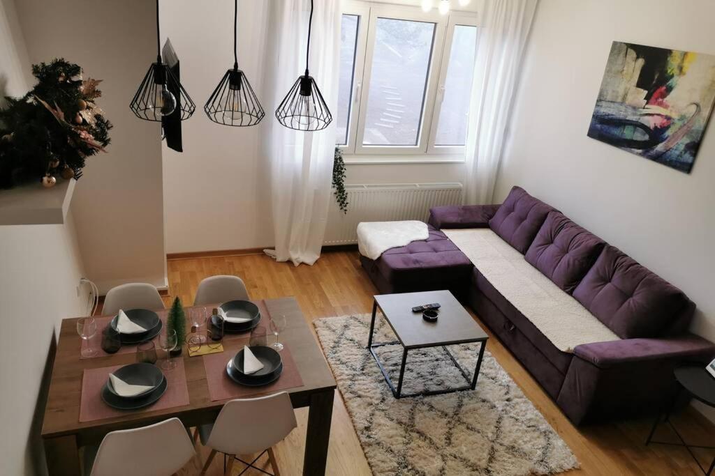 Predel za sedenje v nastanitvi Apartman Winter Magic Divcibare