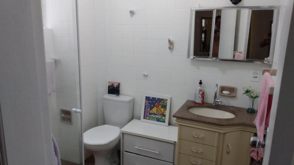  Apartamento duas quadras da praia.
