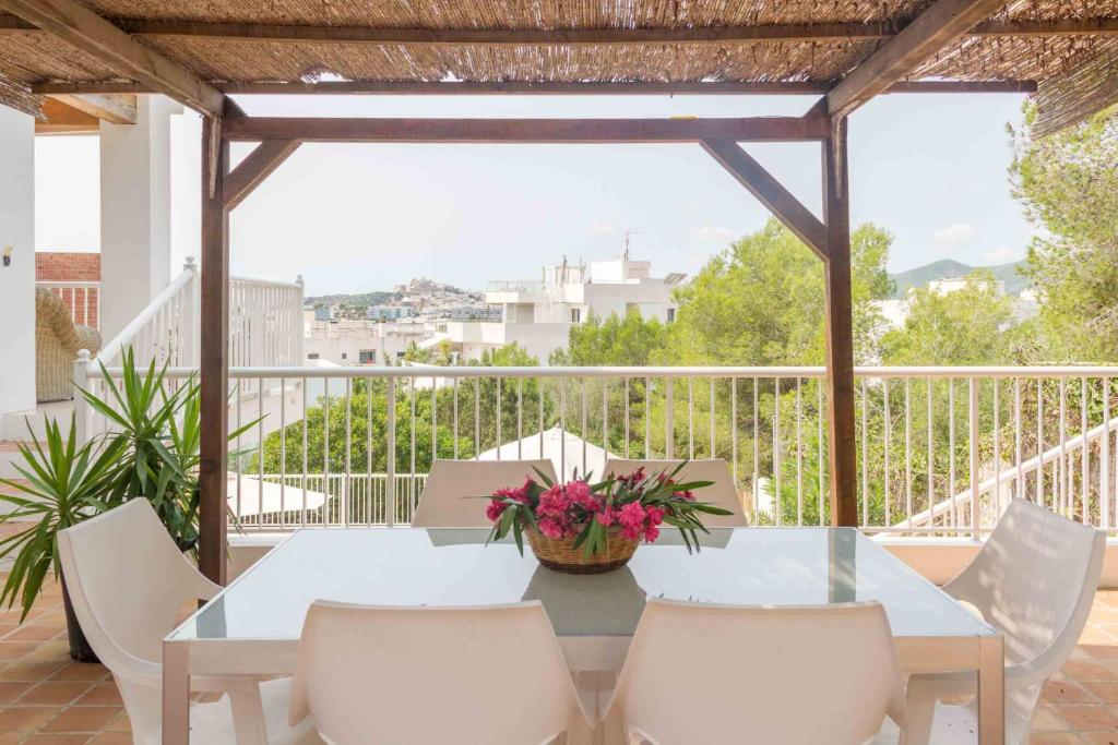 A balcony or terrace at Casa Mar