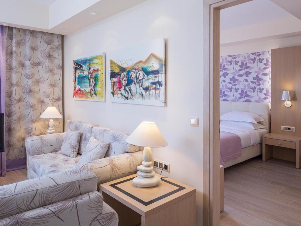 Princess Kyniska Suites - Suite De Deux Chambres Avec Vue Sur Le Jardin