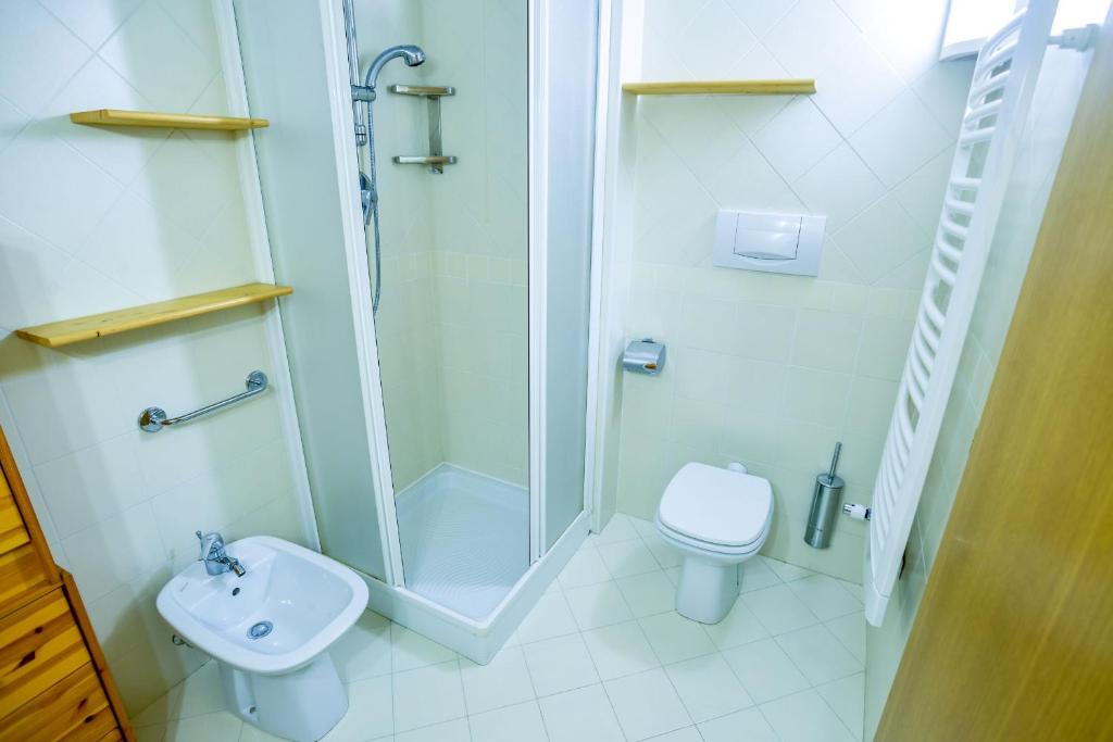 Koupelna v ubytování Res.Albarè/Solaria Apt.Solandra