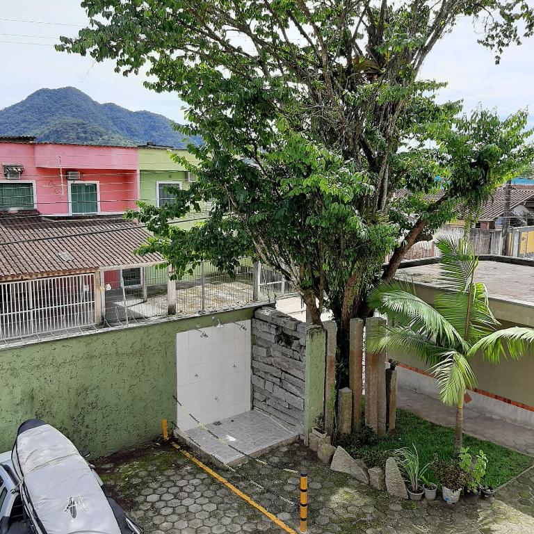  APTO PERTINHO DA PRAIA - Lindo e Equipado! Internet e 3 Tvs - Completo!