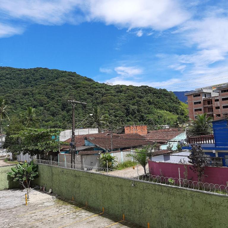  APTO PERTINHO DA PRAIA - Lindo e Equipado! Internet e 3 Tvs - Completo!