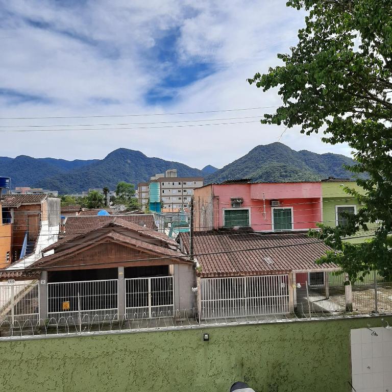  APTO PERTINHO DA PRAIA - Lindo e Equipado! Internet e 3 Tvs - Completo!