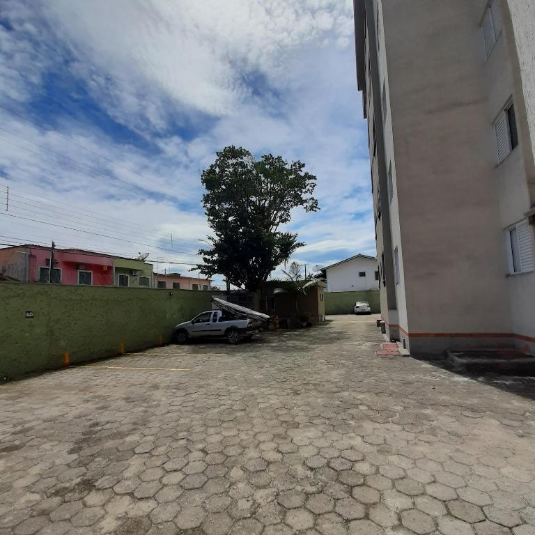  APTO PERTINHO DA PRAIA - Lindo e Equipado! Internet e 3 Tvs - Completo!