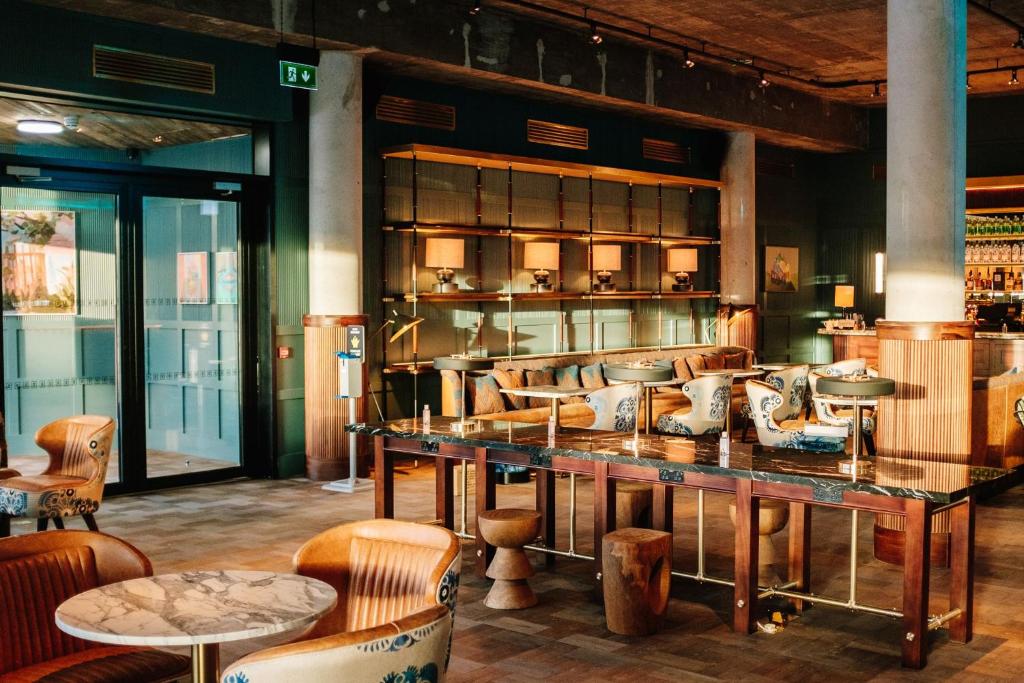 The Dean Cork - Resim 29