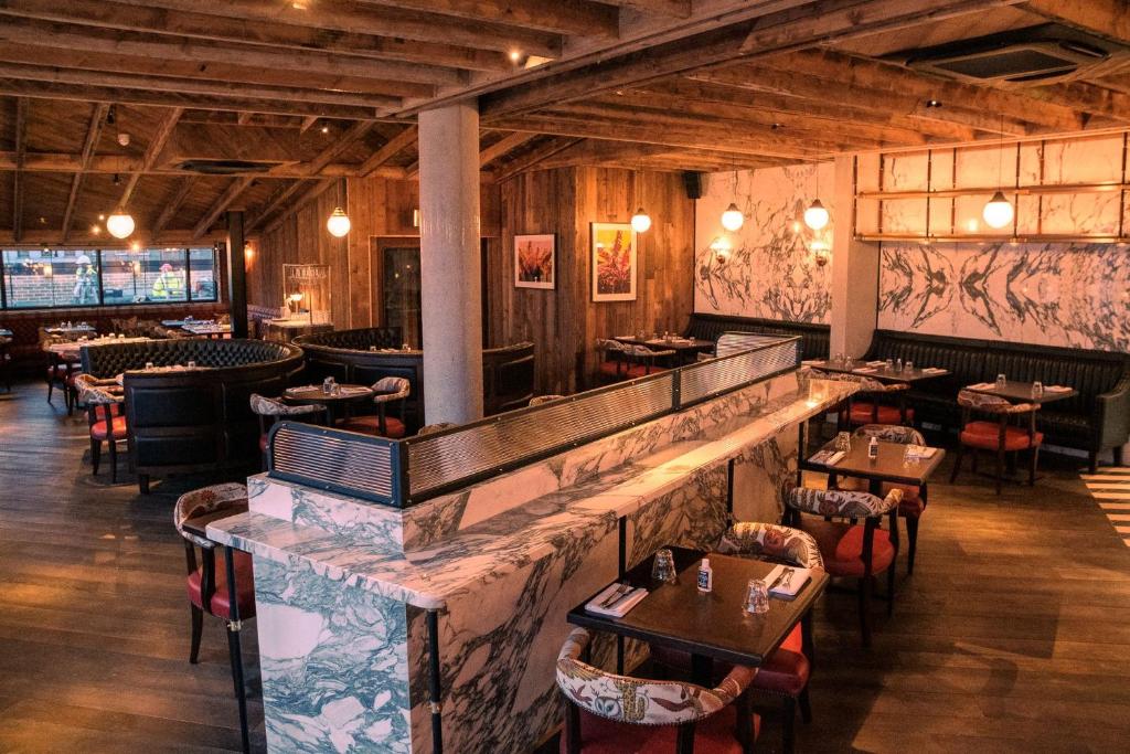 The Dean Cork - Resim 26