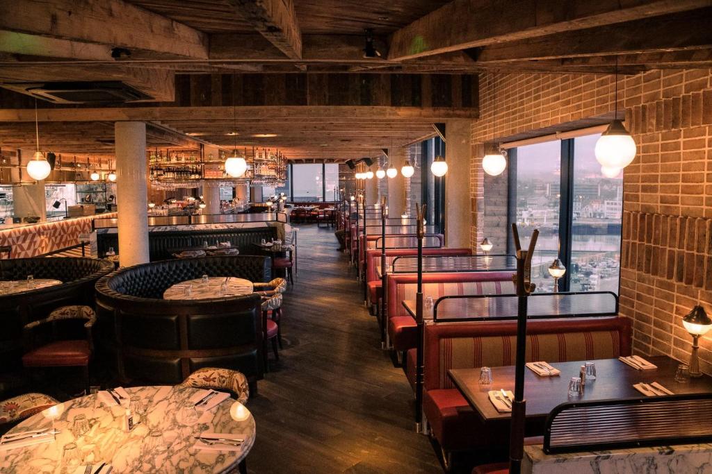 The Dean Cork - Resim 24