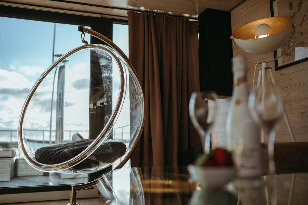 HT Houseboats - domki na wodzie - sauna, lake view - 10