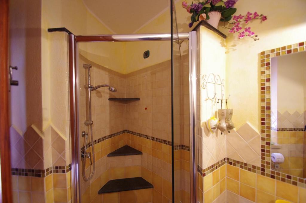 Koupelna v ubytování Casa De Ajala - B&B de Charme in Antica Dimora totalmente ristrutturata e dotata di tutti i confort Bagni privati Spazio living Patio esterno Ambienti climatizzati Degustazioni prodotti locali