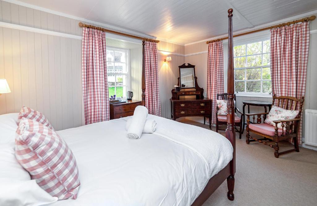 Postel nebo postele na pokoji v ubytování Hotel Eilean Iarmain