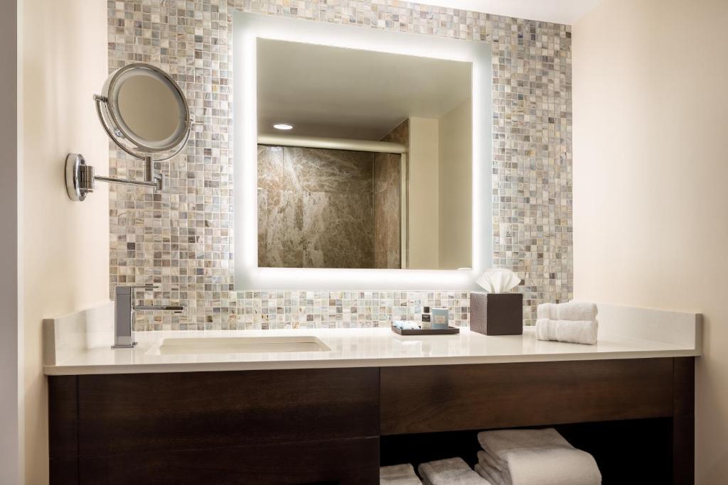 Opal Grand Oceanfront Resort & Spa - One-Bedroom Junior Suite With Sofabed