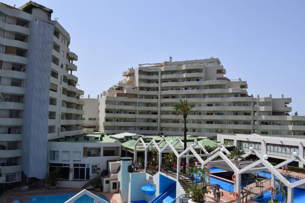 BenalBeach Lux, Jacuzzi, 5ppl, BeachFront, Benalmádena ...