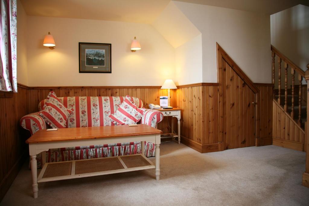 Postel nebo postele na pokoji v ubytování Hotel Eilean Iarmain