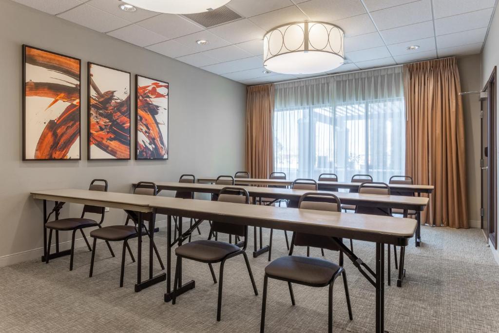 Candlewood Suites Fargo South-Medical Center by IHG photo
