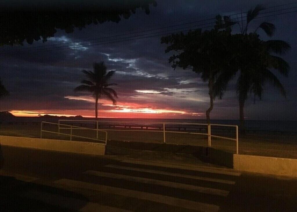  Apartamento Alto padrão de Frente para o mar