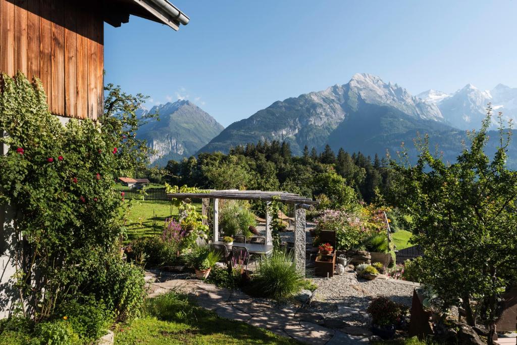 Nespecifikovaný výhled na hory nebo výhled na hory při pohledu z bed and breakfast